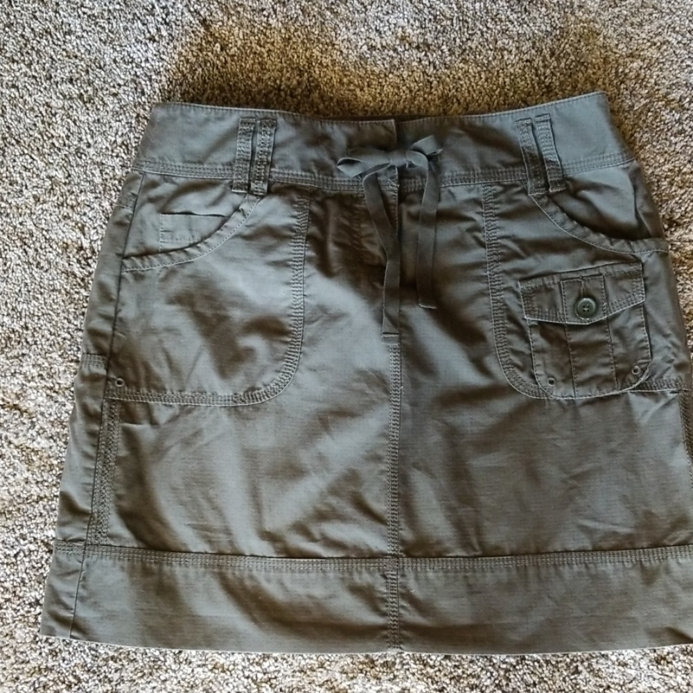 Ann Taylor army green skirt